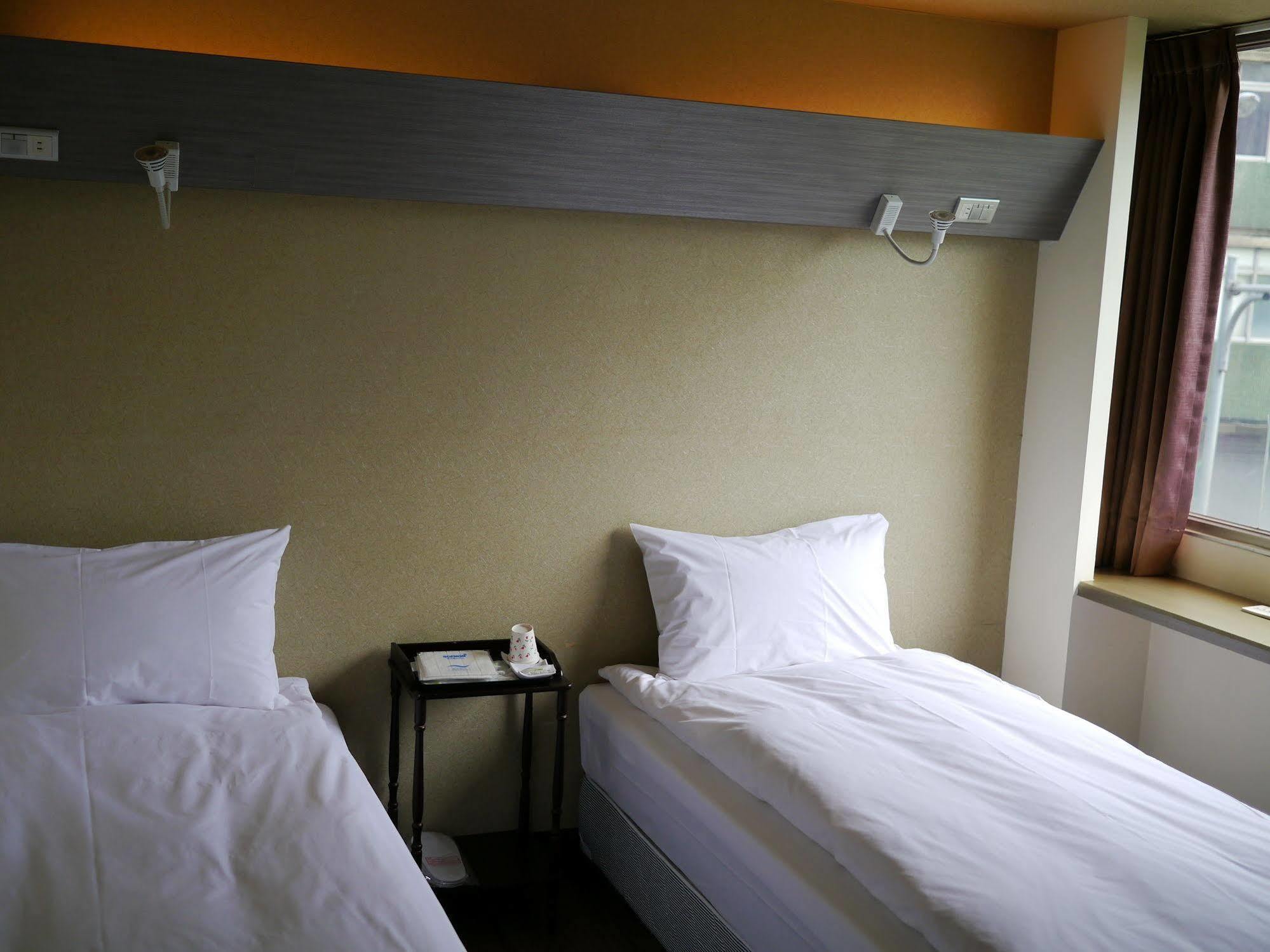 Galaxy Mini Inn Taipei Luaran gambar